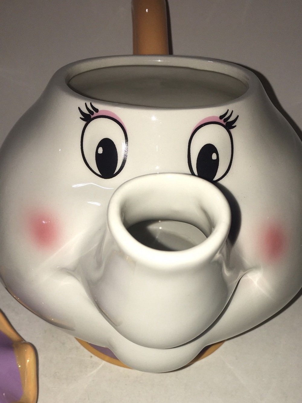 Beauty and the Beast Mrs Potts Ceramic Teapot - Picture 8 of 11